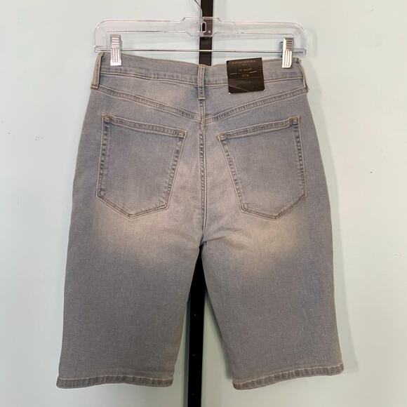 NWT Banana Republic Factory 10" Jean Shorts in Light Wash Size 4/27 - Picture 6 of 6